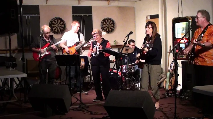 Stuck in the Middle With You cover by Suzy Toth