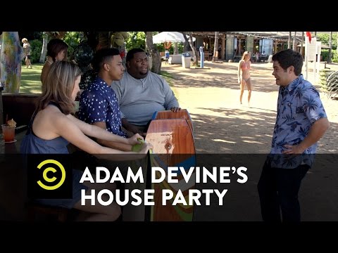 Video: Adam DeVine nettoverdi: Wiki, gift, familie, bryllup, lønn, søsken