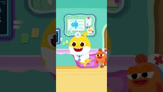 Ouch😣 Dr. Baby Shark, please fix my owie🩺ㅣKids' role-playing gameㅣBaby Shark Hospital Play App screenshot 3