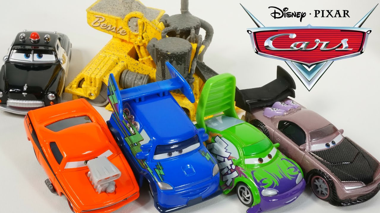 Disney / Pixar Cars Die Cast Metal Mini Racers Suki, Dragon
