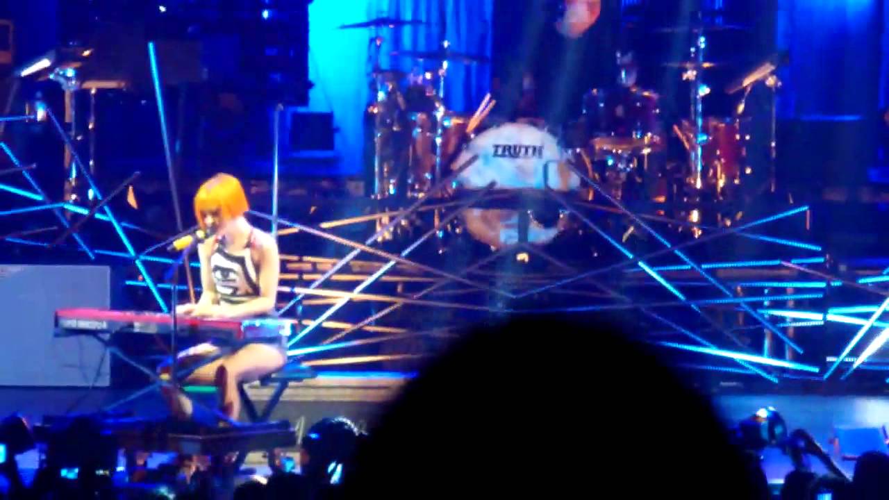 Paramore When It Rains (Live in Philadelphia/Camden) YouTube