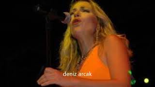 Eller Aldatir - Deni̇z Arcak Resimi