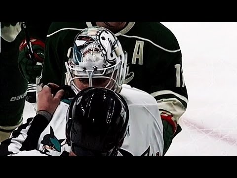 Gotta See It: Jones makes save with the collar of his jersey