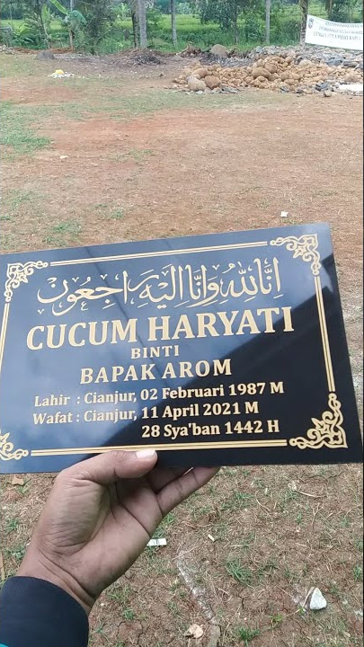Review Batu Nisan Makam (KN02)