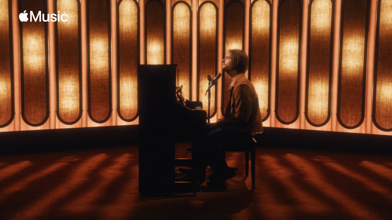 FINNEAS - Starfucker (Apple Music Sessions)