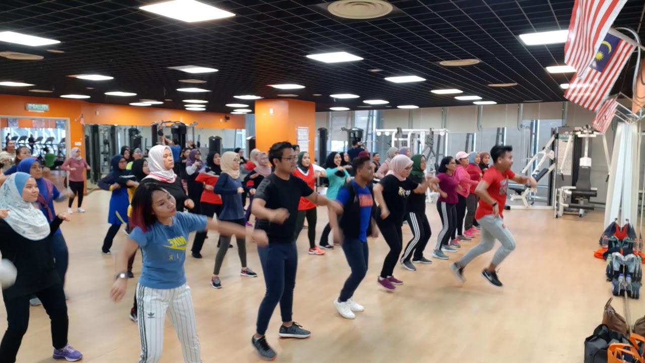 VIVE Y BAILA | ZUMBA CLASS WITH ZIN EAN HARRIS | KBS