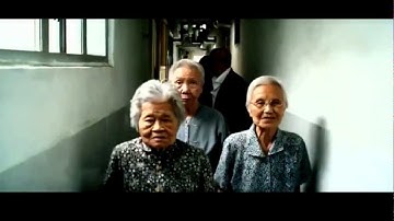 TRANSFORMERS 4: AGE OF EXTINCTION - FUNNY SCENE (OLD LADIES)