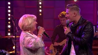 Mart en Willeke ontroeren met bijzonder lied  RTL LATE NIGHT