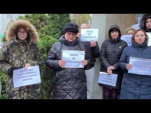 Protest al angajatilor la Casa de Pensii Timis