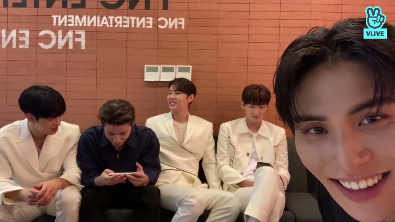 221014 (ENG) SF9 Group (재윤 다원 주호 유태양 휘영 ) Vlive  - Fantasy