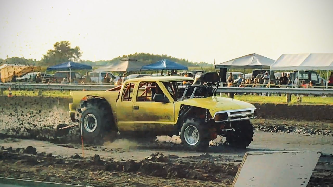 Gettin’ Wild in the Mud | Woody’s Midwest Mud Cash Days Mud Racing