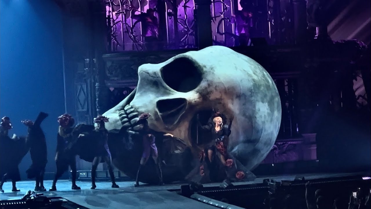 Lady Gaga | MAYHEM BALL | Act III | Atlanta, N 1 - YouTube