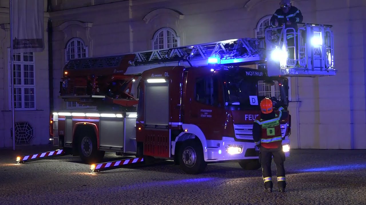 Brand & Menschenrettung im Stift Klosterneuburg Feuerwehr Klosterneuburg & BF Wien (Übung)