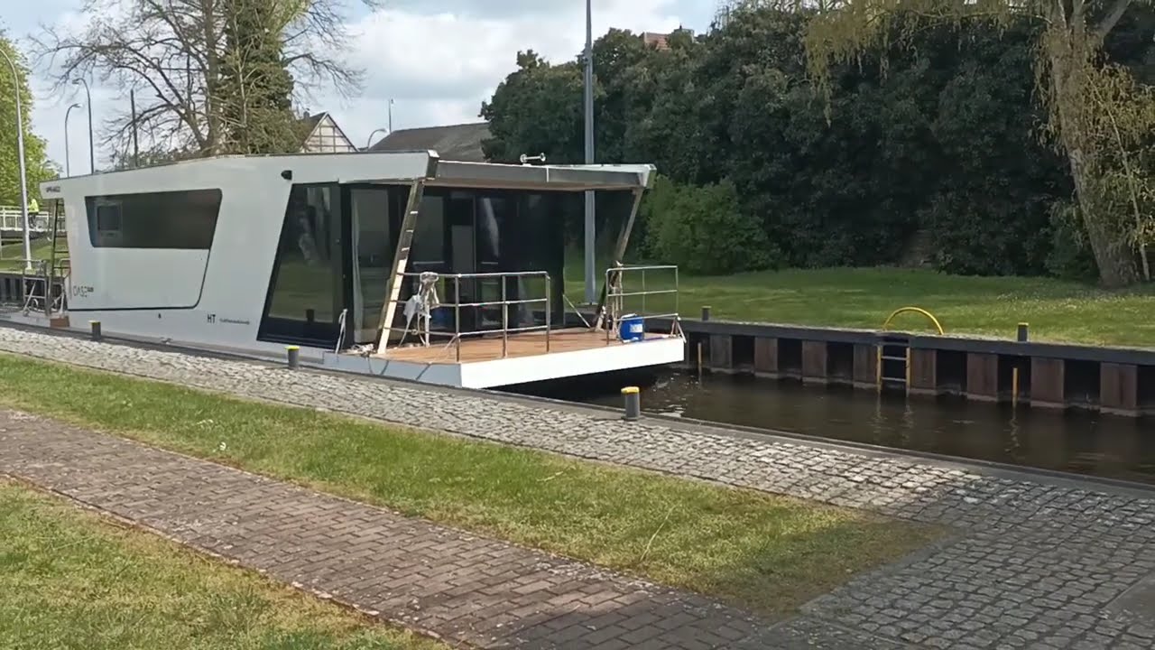 Neue Hausboot-Übergabe | Fahrt unseres Tiny House Boots von der Werft in Polen nach Deutschland
