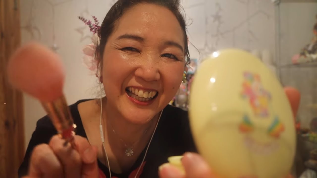 АСМР Мамочка сделает тебе шикарный макияж 🌺