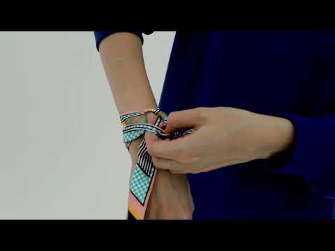 How to style your scarf as a bracelet | Veritas | FR