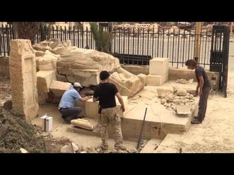 عالما اثار بولنديان سارعا الى تدمر لترميم اسد اللات