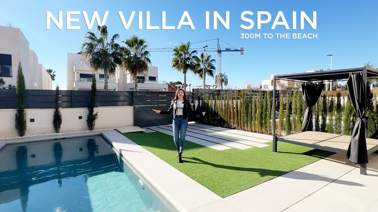 House 300m to the beach in Spain 🌊️🌴 Independent villa 300m from the sea in Alicante in La Marina