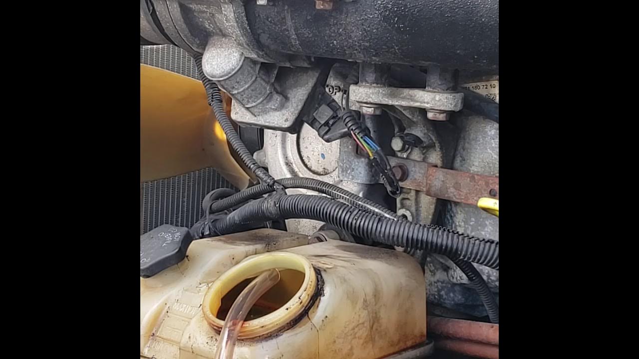 Freightliner Cascadia power steering fluid filter change - YouTube