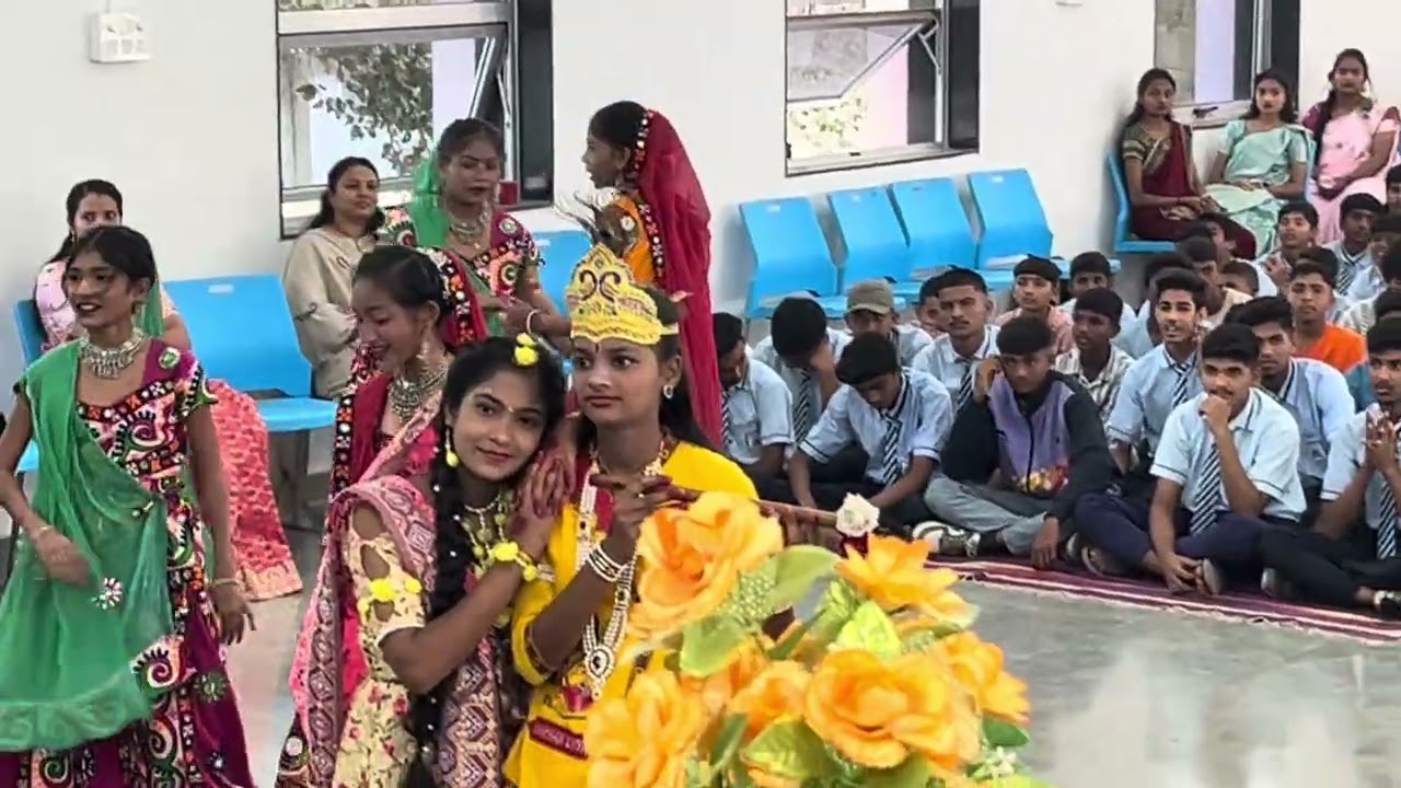 LALO ene mane maaya lagadi re….. best school annual day group performance …… એણે મને માયા લગાડી રે….