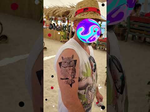 עמדת קעקועים זמניים באירוע קונספט לחברת פלריום בשדות ים קיסריה.
