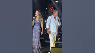 نانسي عجرم ووليد توفيق يغنيان معا خلال حفل في قبرص 