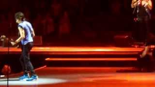 Vignette de la vidéo "Rolling Stones Sympathy For Rhe Devil Unitd Center  Chicago  May 28 2013"