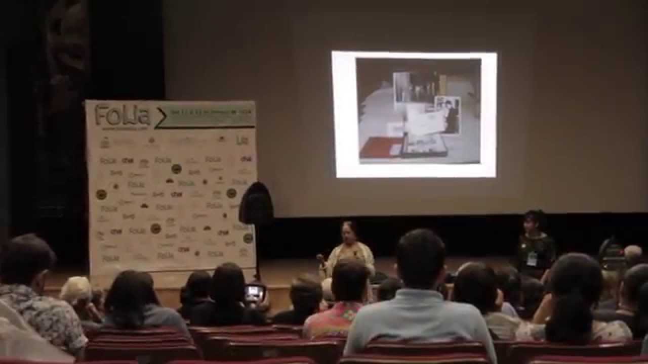 "Hojear un libro es un tiempo en el espacio" (Martha Hellion)