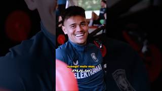 Alasan Mees Hilgers Selalu Nyengir   dubbing football