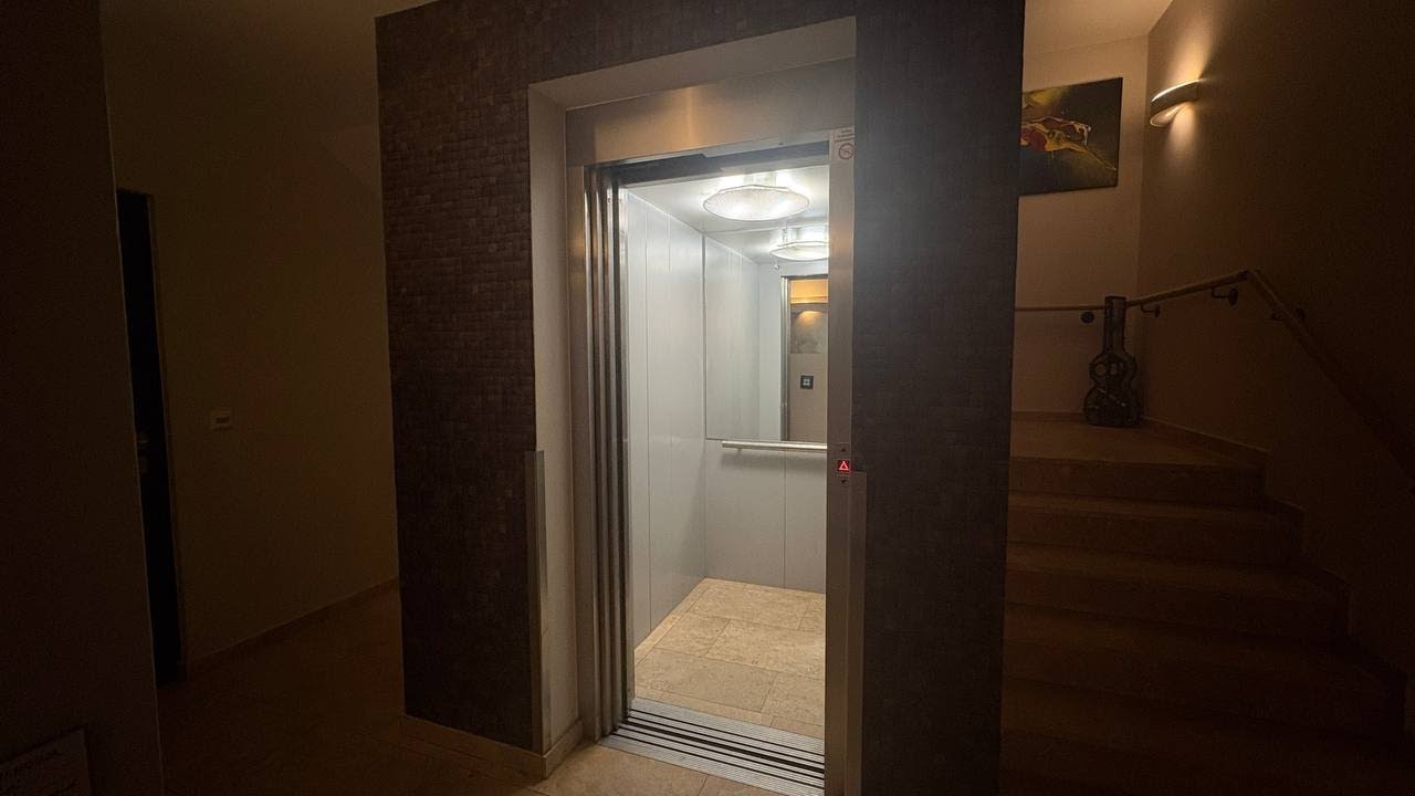 2008 Habag (TK Synergy) traction Elevator in Glowe