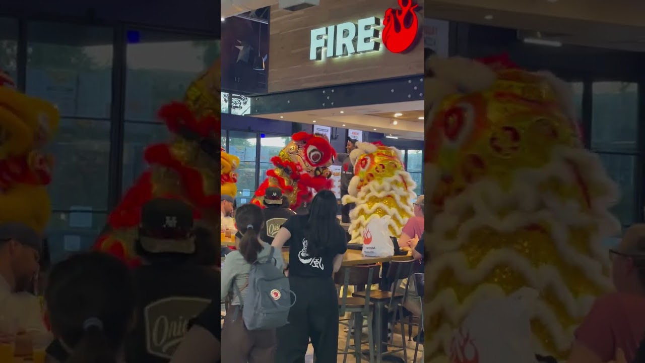 Lion/Dragon Dance visited different restaurant. #dance #chinese #restaurant 