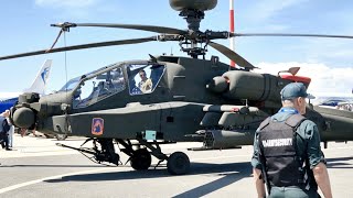 Elicopter Militar Boeing AH-64 E Apache Tractat Cu Spatele