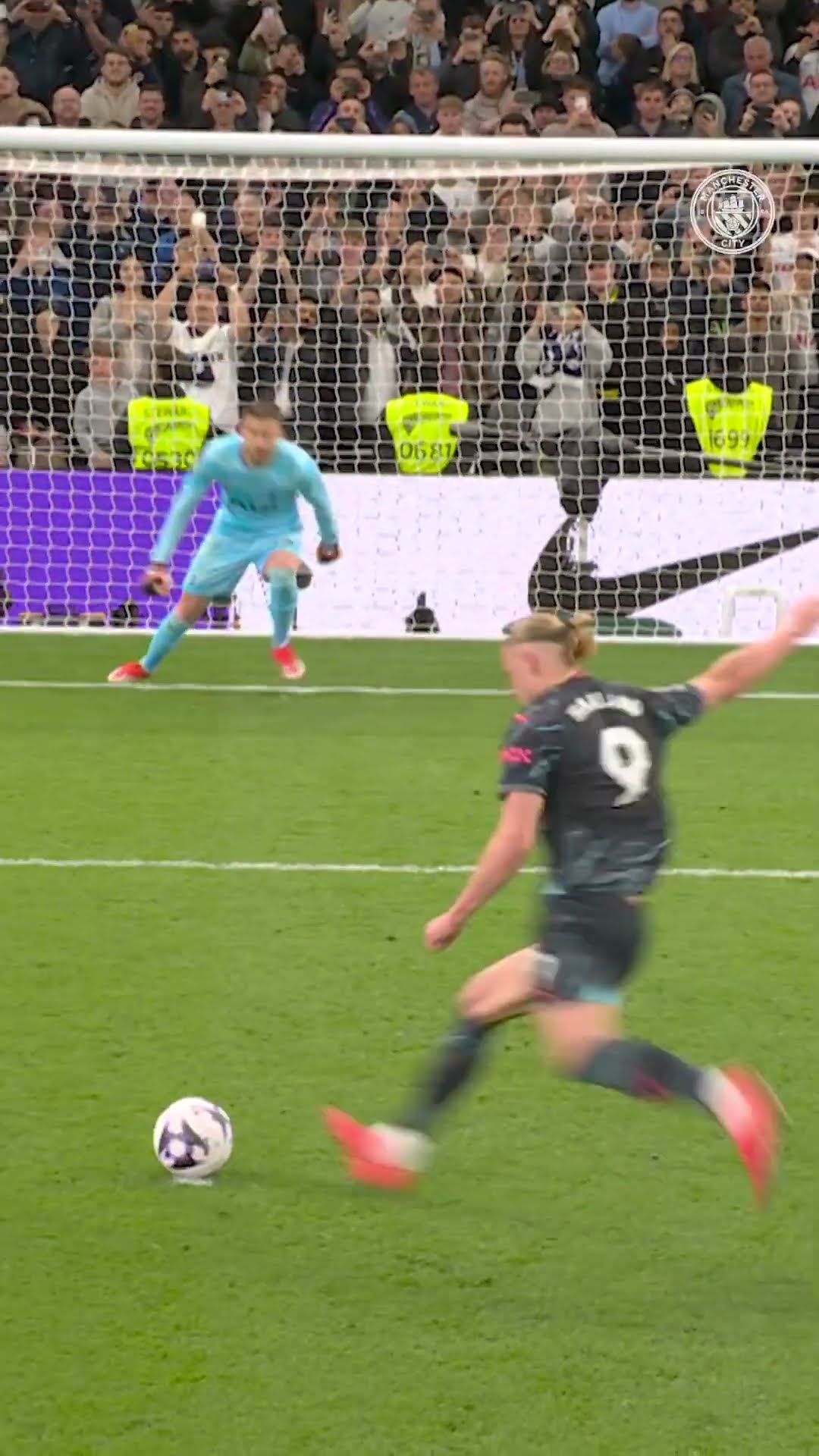 ?‍? PRESSURE? What pressure? ?? #mancity #football #goals #shorts #shortsvideo #shortsfeed