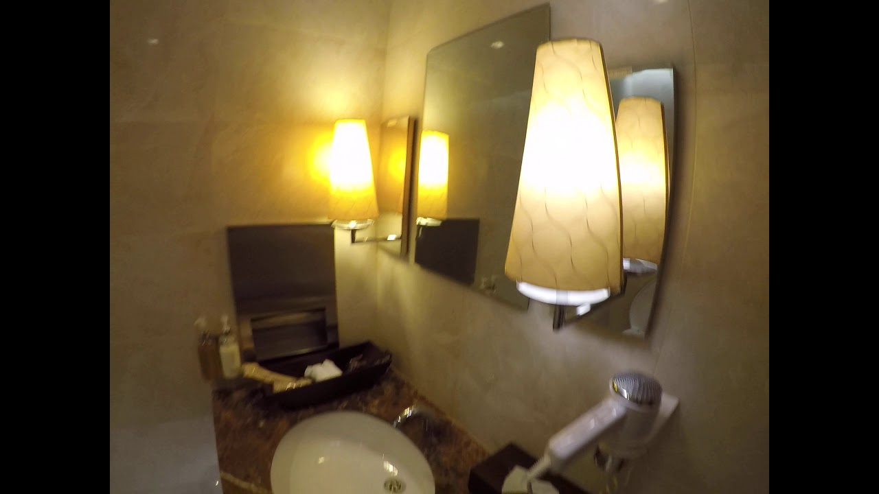 🇦🇪 Emirates Business Class Bathroom YouTube