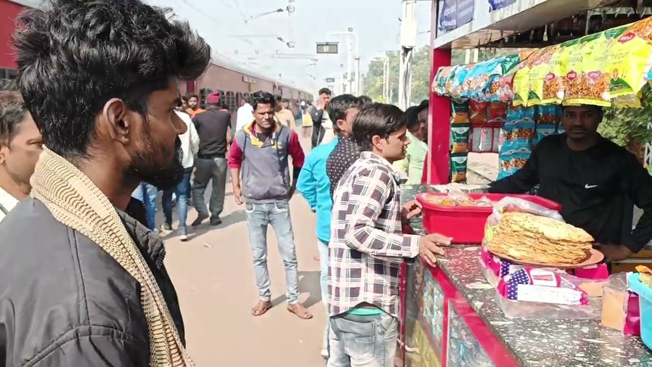बलहारशाह स्टेशन। Andhra Pradesh 🫣👌 Tilangana Express Super fast Express 2022Dec