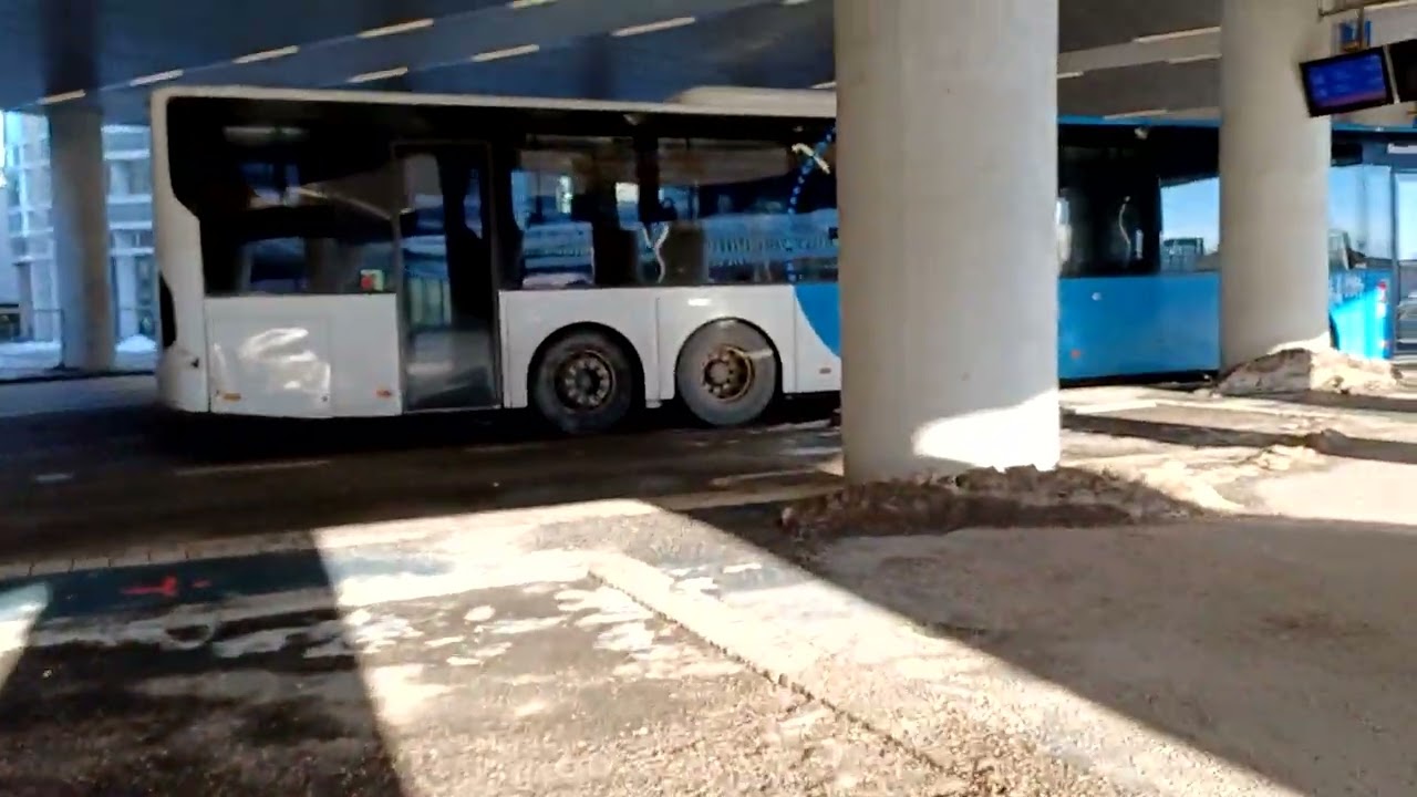 HSL näytöt huijaavat Tikkurilassa ja Tikkurilan tyhjä bussiterminaali (Bussilakon seurauksia osa 1)