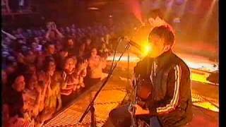 Video thumbnail of "Blur - Beetlebum [TFI Friday, 29.01.97]"