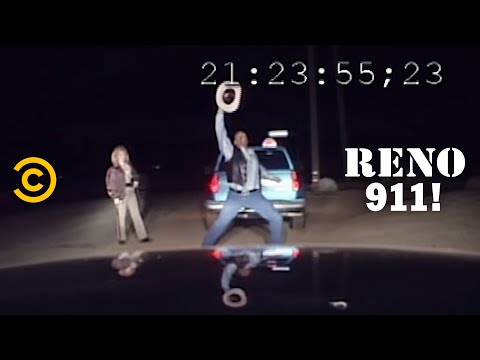 RENO 911! - کت واک مست