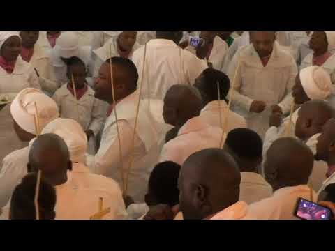 The True Worshipers  'Uhleli esihlalweni... Uyababazeka'