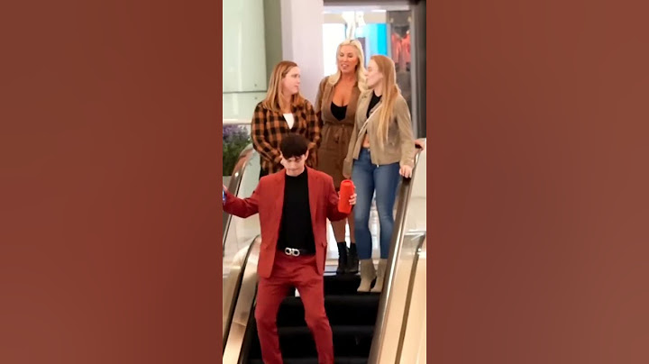 Escalator Dance Prank MILF Edition #funny #dance