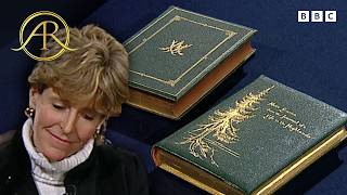 Rare Queen Victoria Signed Books Worth Less Than Expected | Antiques Roadshow UK