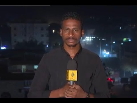 مراسل الجزيرة فى السودان يظهر في نبأ عاجل ويعلن عن مفاجاه بعد استهداف مطار الخرطوم فى السودان 