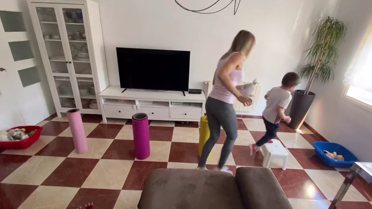 CIRCUITO EN CASA CON NIÑOS 2ª Parte - YouTube