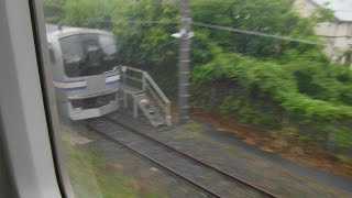 横須賀線普通成田空港行きE217系1028SY-4横クラ11号車クハE217-4両から見た、JR鎌倉駅〜JR大船駅間の左側面展望!湘南新宿ライン普通平塚行きE231系2833Y+E231系が走行、