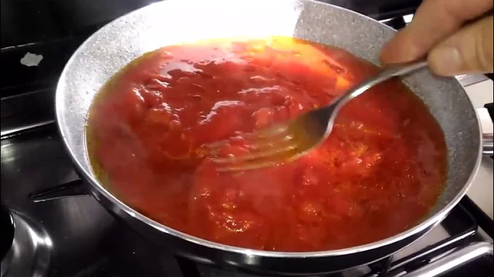 Tutorial : Preparation Italian sauce with San Marzano tomatoes for spaghetti