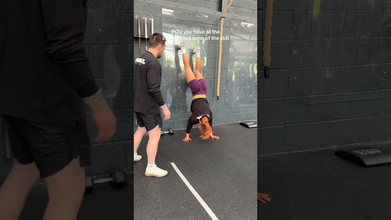 entrenamiento crossfit subiendo la pared