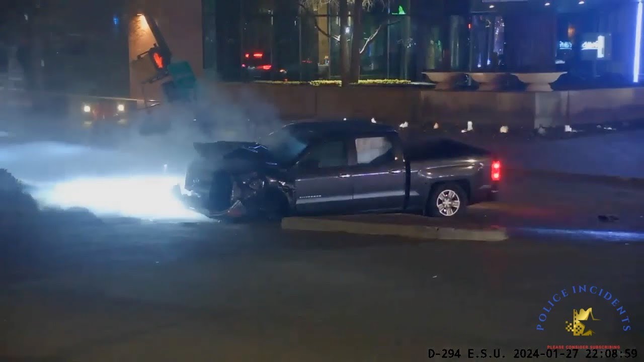 Suspected drunk driver hit two pedestrian during a police chase - YouTube