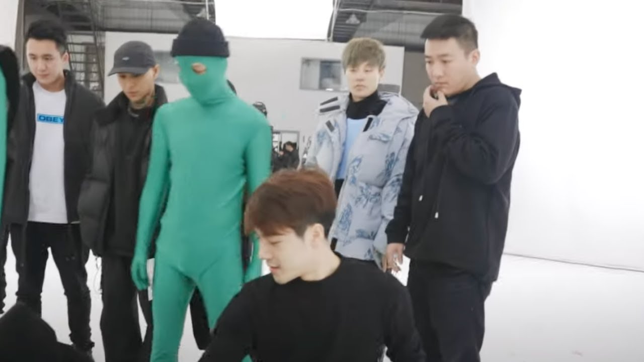 TEAM WANG - Invisible Man (backstage)