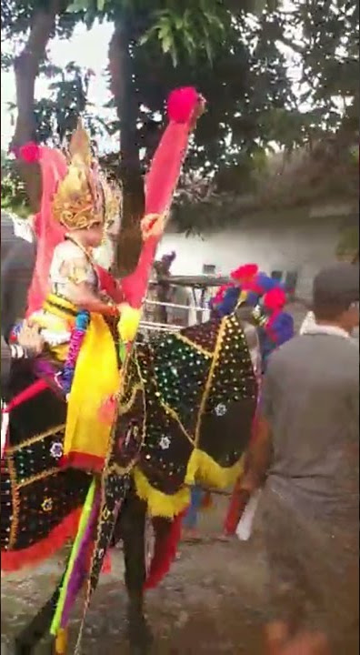 Acara khitanan khas Jawa Timur banyuwangi