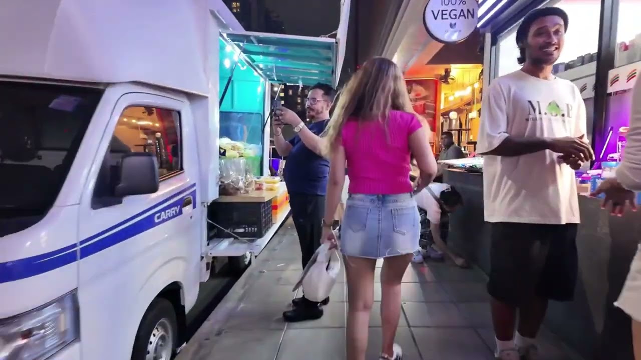 All Walk No Talk : bangkok unstoppable no sleep city playful chaos 055522 991